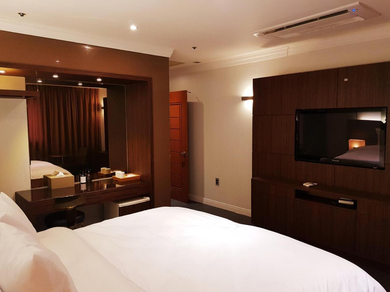 Hotel The California Gangnam